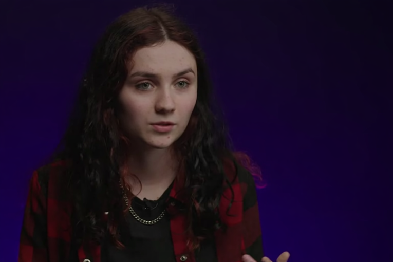 Djevojka (19) s Touretteovim sindromom objasnila odražavaju li tikovi stvarne misli