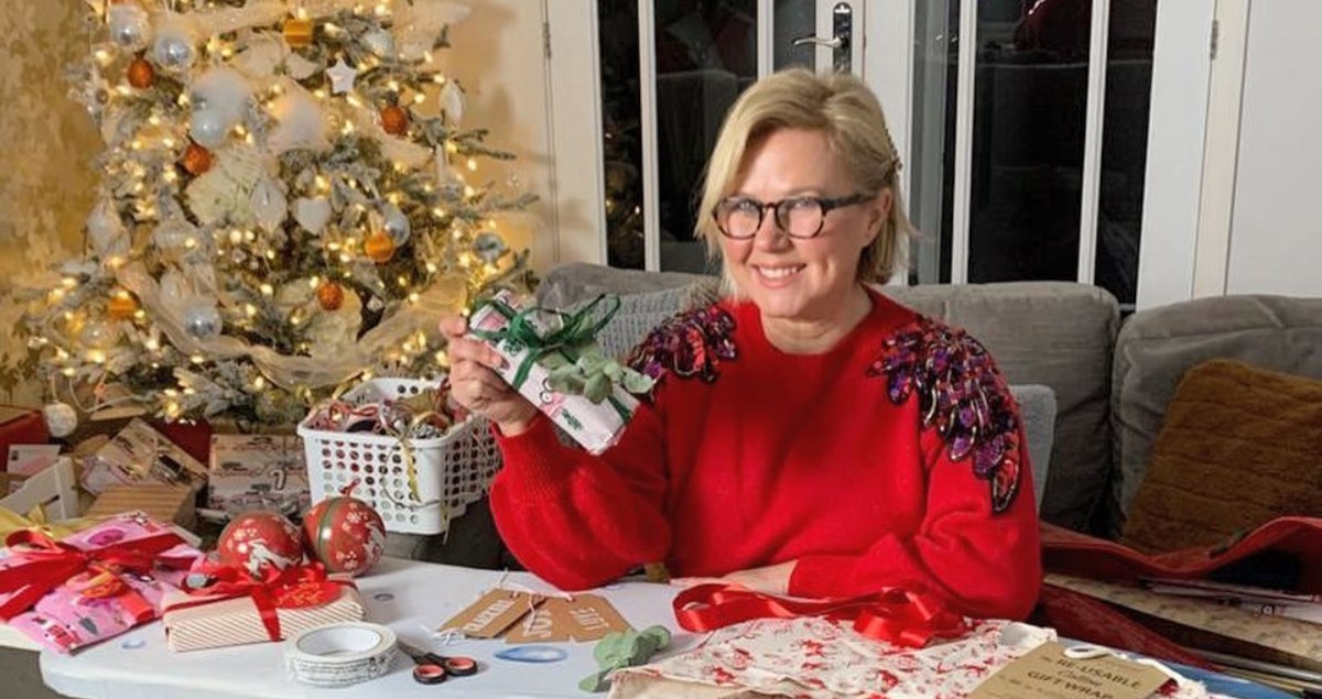 Mama otkrila trik za lakše zamotavanje poklona, ljudi oduševljeni