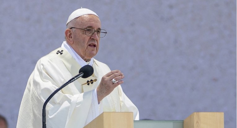 Papa: Pobačaj je ubojstvo, a Crkva neće priznati gej brakove