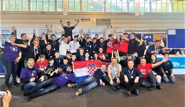 Mladi hrvatski robotičari na dva međunarodna natjecanja osvojili 29 medalja