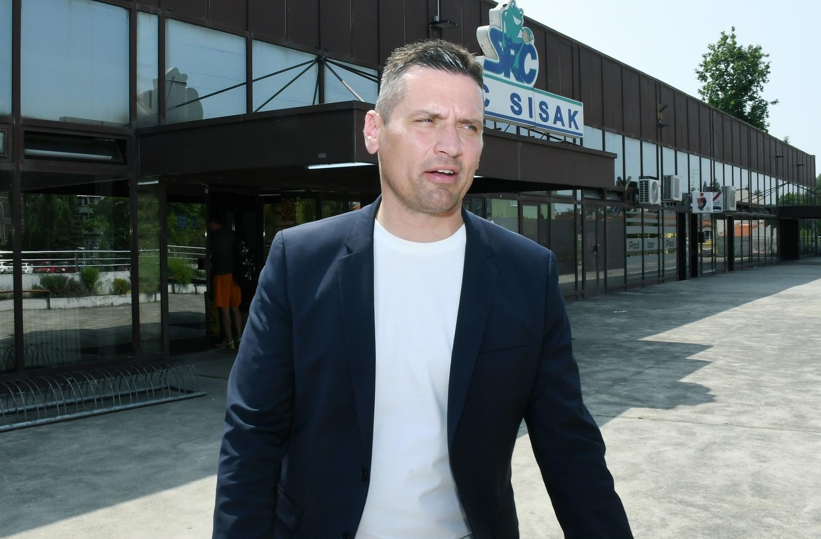 HDZ-ov gradonačenik Siska si smanjio onu brutalnu plaću. Pogledajte kolika mu je sad