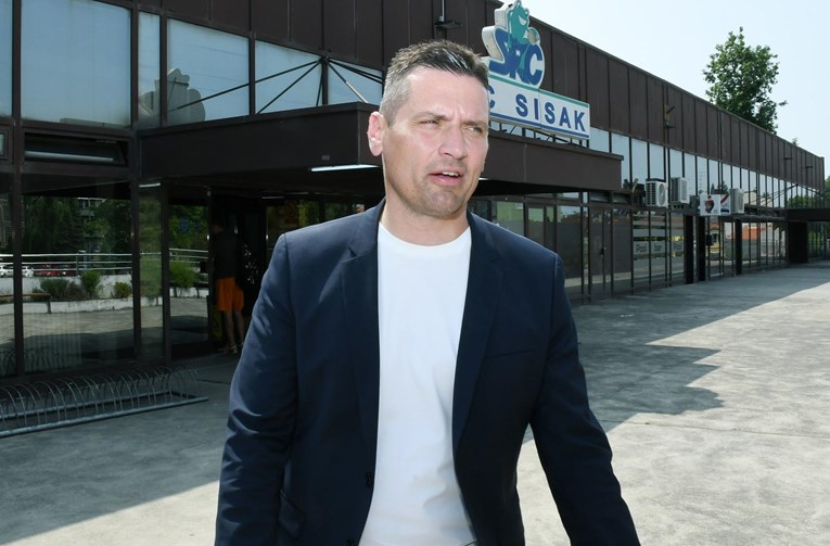 HDZ-ov gradonačenik Siska si smanjio onu brutalnu plaću. Pogledajte kolika mu je sad