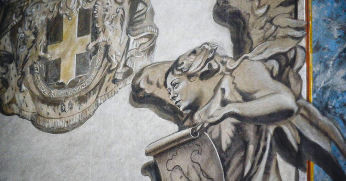 Rimska bazilika puna posjetitelja. Žele fotkati anđela koji sliči Giorgiji Meloni