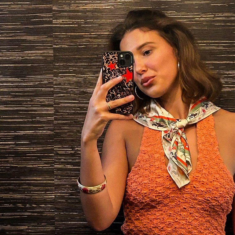 "Savršena": Millie Bobby Brown sjajno stoji narančasta