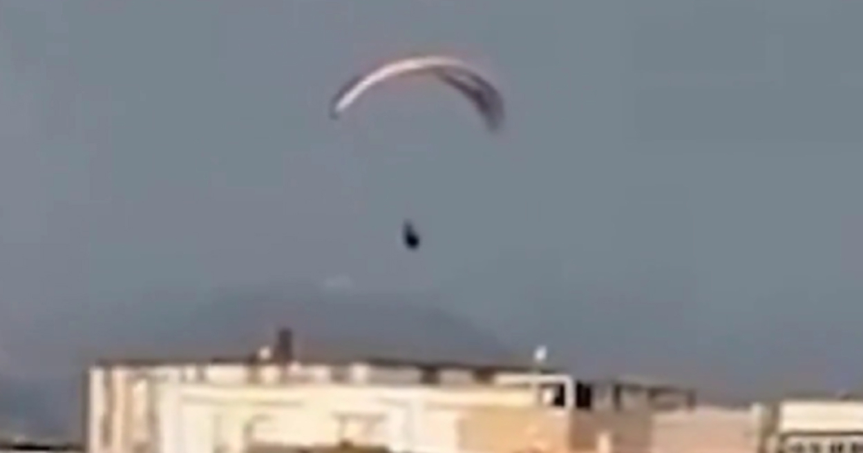 VIDEO Migrant pokušao paraglajderom ući u Ceutu, pao je i poginuo