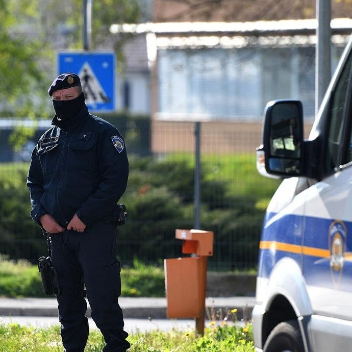Muškarac (73) u Istri prijetio ženi smrću, u ruci držao plinsku bocu i upaljač