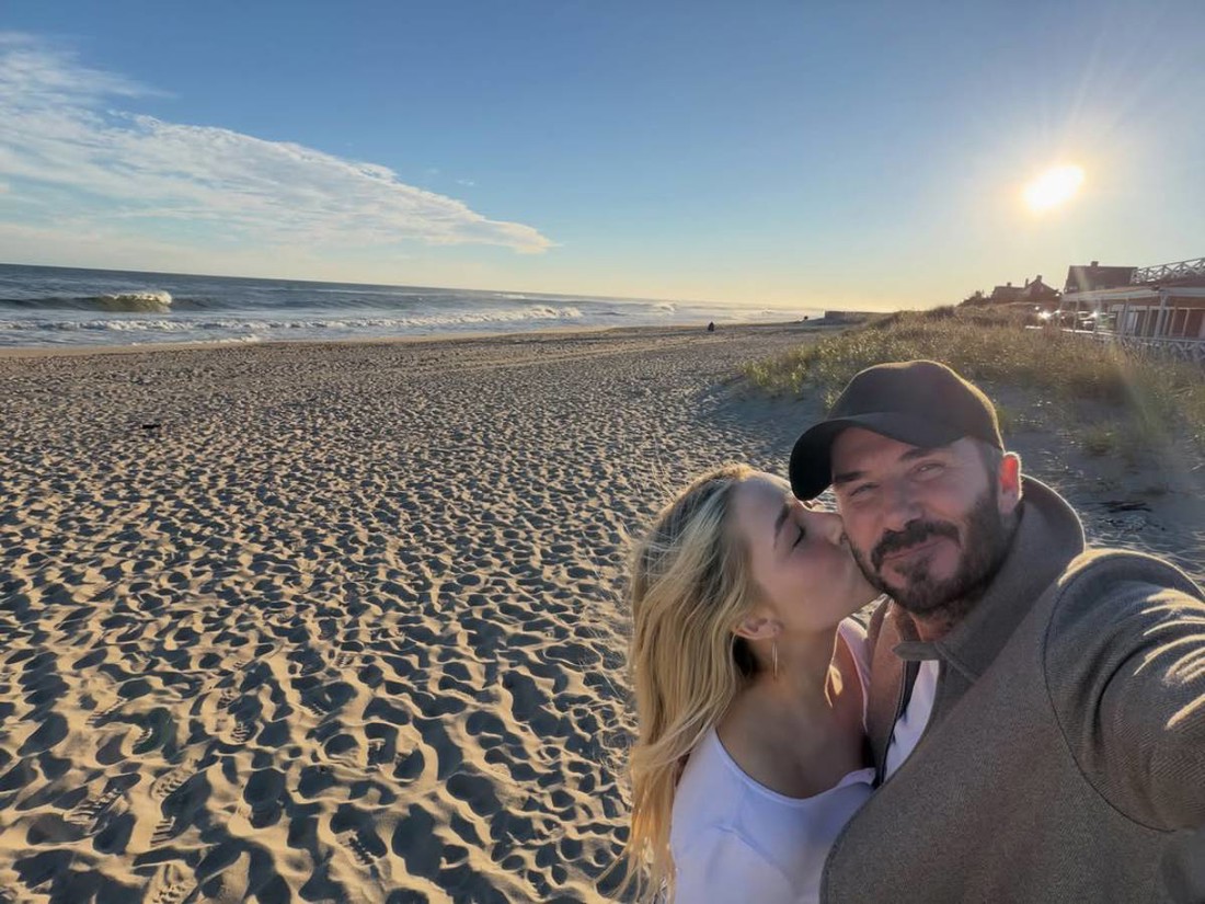 Beckham objavio selfie na kojem ga kći Harper (15) ljubi u obraz