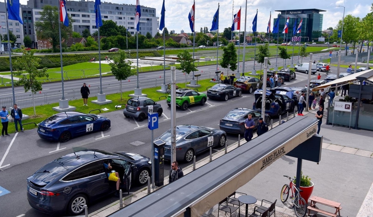 U Zagrebu se sudarili Octavia i vozač Nikola Tesla Rallyja, ima ozlijeđenih
