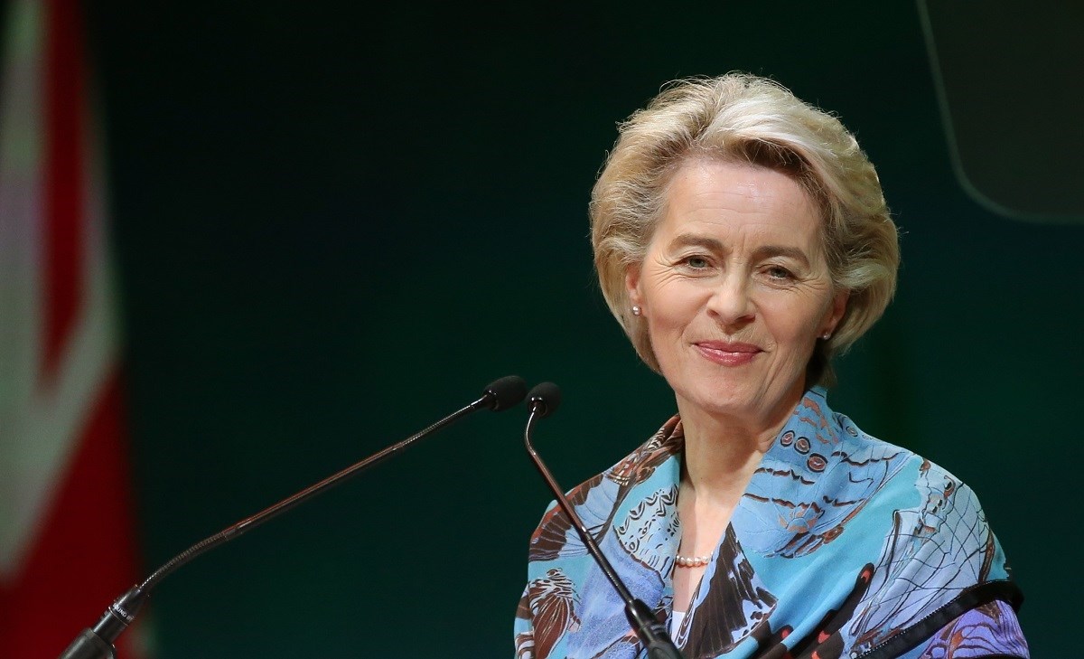 Von der Leyen na skupu o klimi govorila o putovanjima, a ona koristi privatni avion