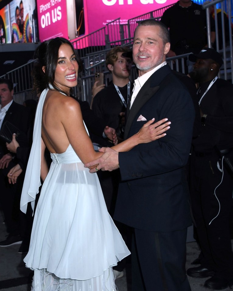 Od glave do pete u Chanelu: Ines de Ramon privukla pažnju (i kritike) na premijeri F1