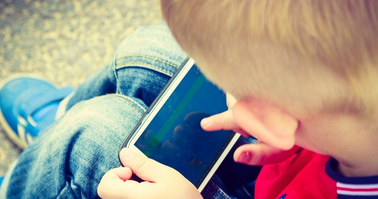 Evo kako znati je li vaše dijete spremno za pametni telefon