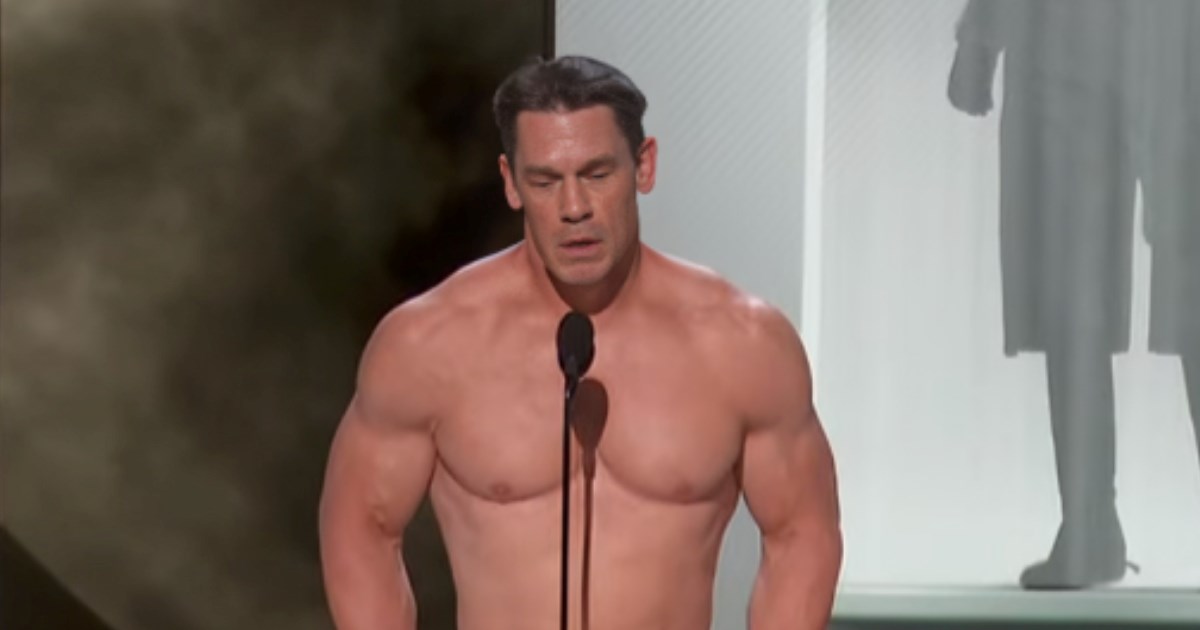 John Cena ipak nije bio gol na pozornici, evo što je imao na sebi