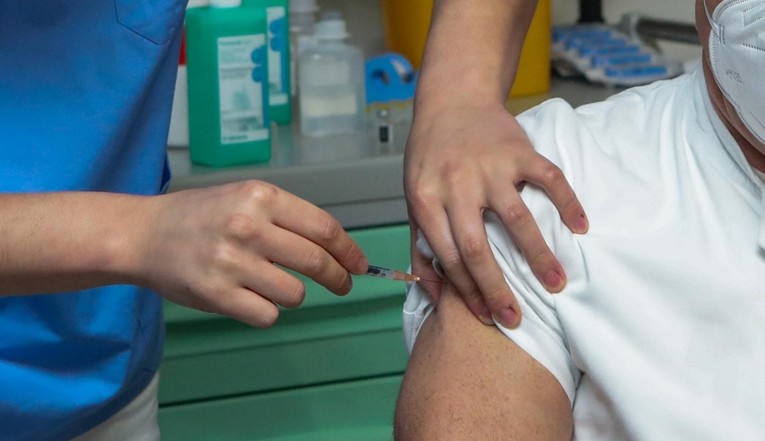 Muškarac iz Osijeka: Primio sam dvije doze cjepiva, a ne mogu izvaditi covid-potvrdu