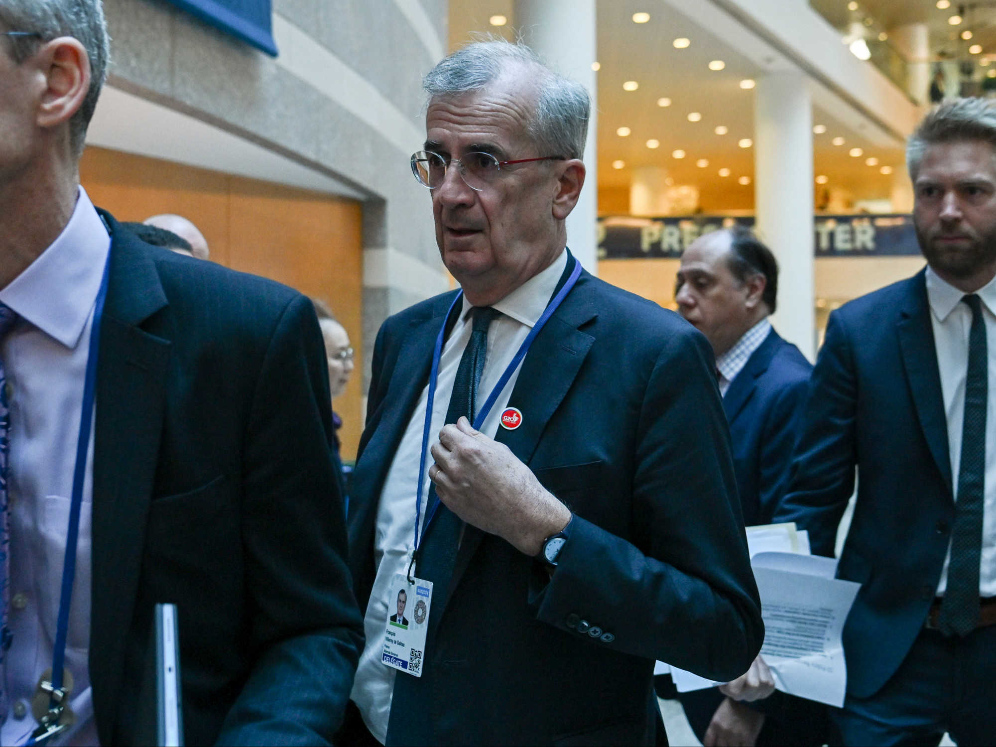 Guverner Francuske banke neočekivano daje ostavku