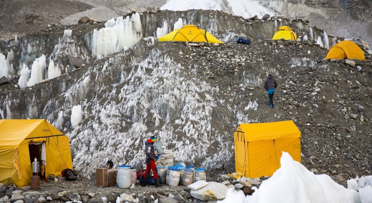 Nepal ograničava dozvole za uspon na Everest, penjači nezadovoljni