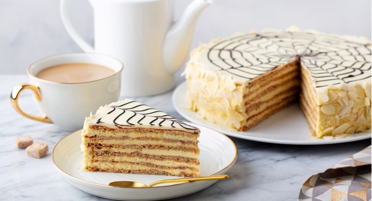 Poznata mađarska Esterhazy torta postoji još od 19. stoljeća, imamo recept