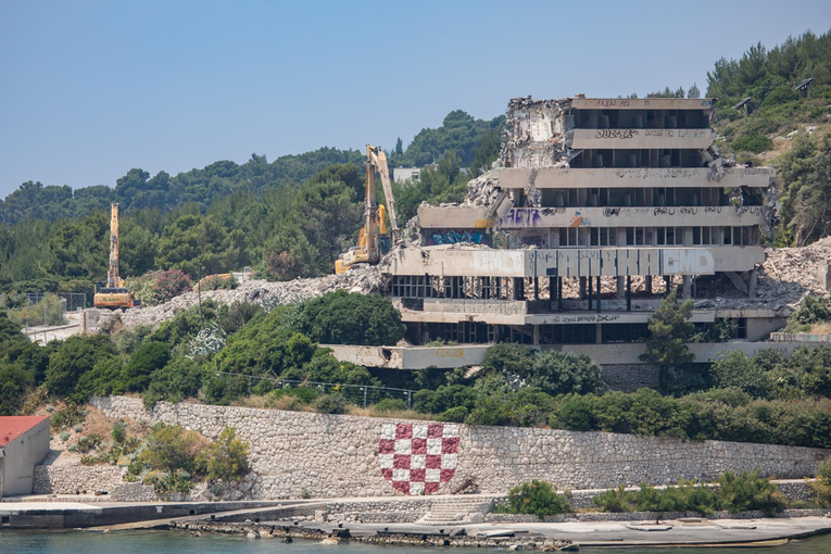 HSLS-ovac: Milanovićeva vlada Rusima dala koncesiju na 99 godina za projekt Kupari