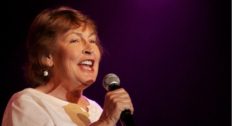 Umrla Helen Reddy, pjevačica hita koji obožavaju žene diljem svijeta