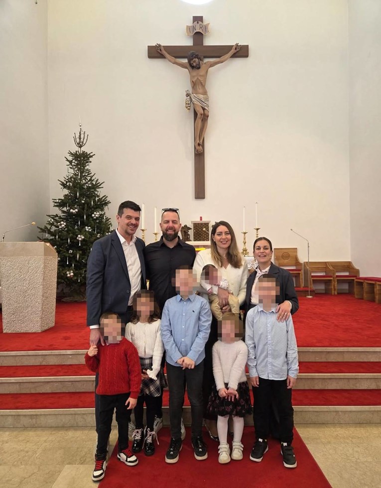 Nakon što se odselio iz "nekatoličkog Zagreba", Ante Cash krstio četvrto dijete