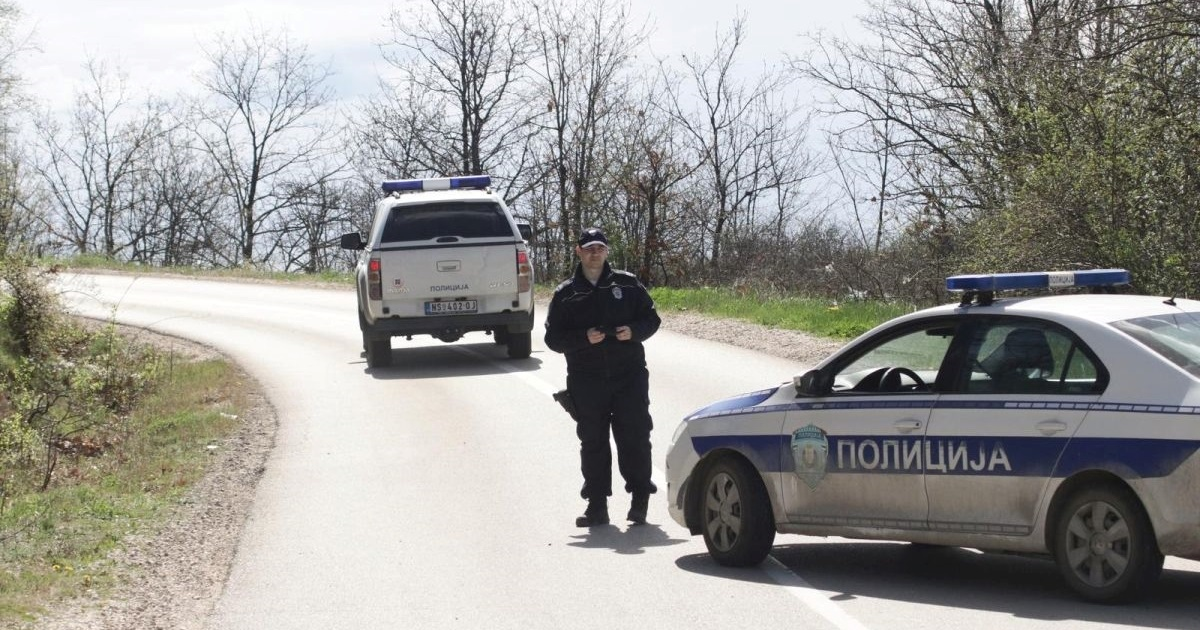 Muškarac čekićem u Srbiji ubio sina (49) i oca (90) pa se ubio