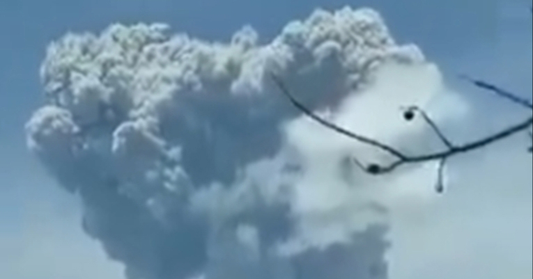 VIDEO Eruptirao vulkan u Indoneziji. Na snazi najviša razina uzbune