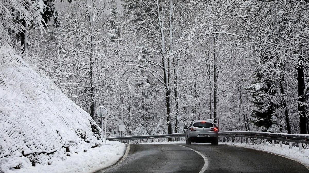 Upaljen Crveni Alarm, Samo Osobni Auti Na A6 Zbog Bure, Ralice Spremne ...