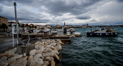 FOTO Olujno jugo stvorilo je ove prizore u Splitu