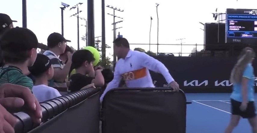 Pogledajte kako je sudac trčao za navijačem koji je ukrao ručnik na Australian Openu