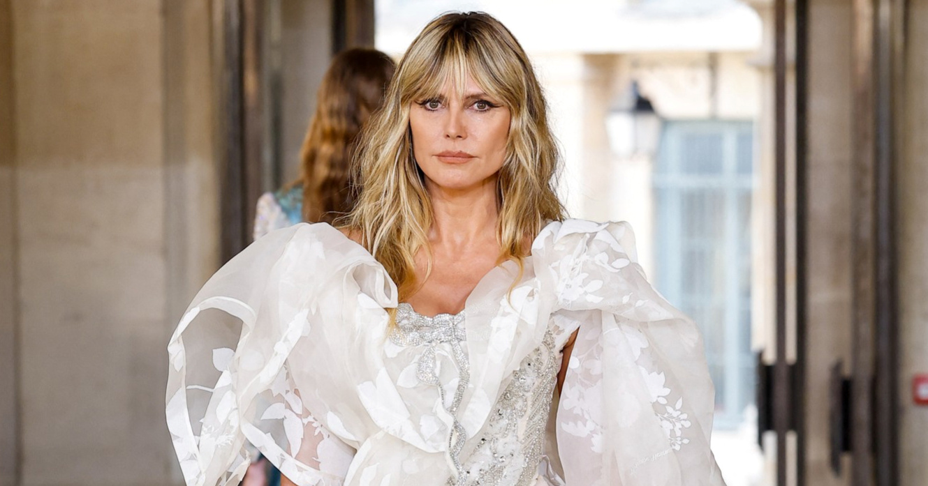 Heidi Klum zatvorila reviju na Pariškom tjednu mode, nosila ekstravagantnu vjenčanicu