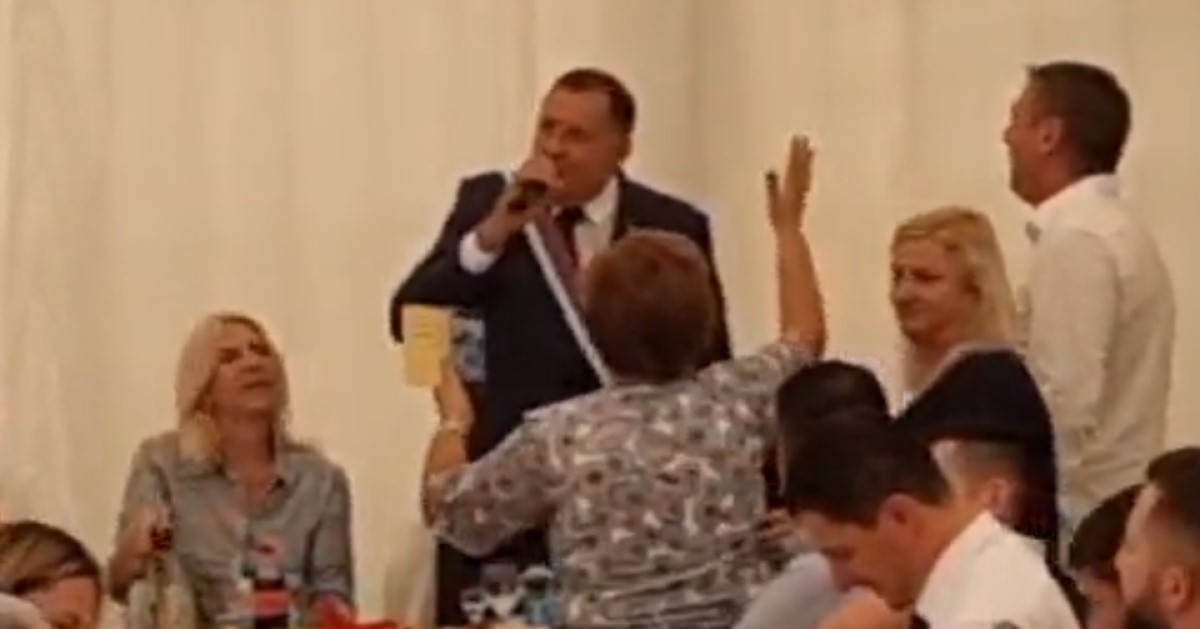 Dodik pjevao Srpkinja je mene majka rodila. Pogledajte snimku