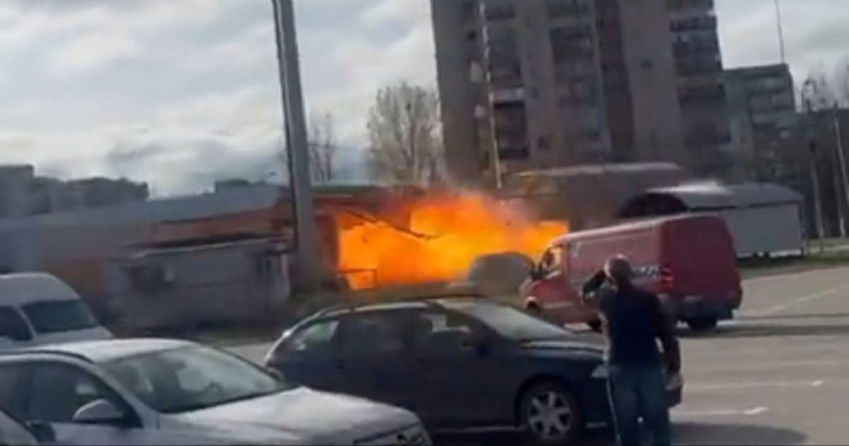 VIDEO Ruski dron pogodio benzinsku u Sumiju, četvero ranjenih