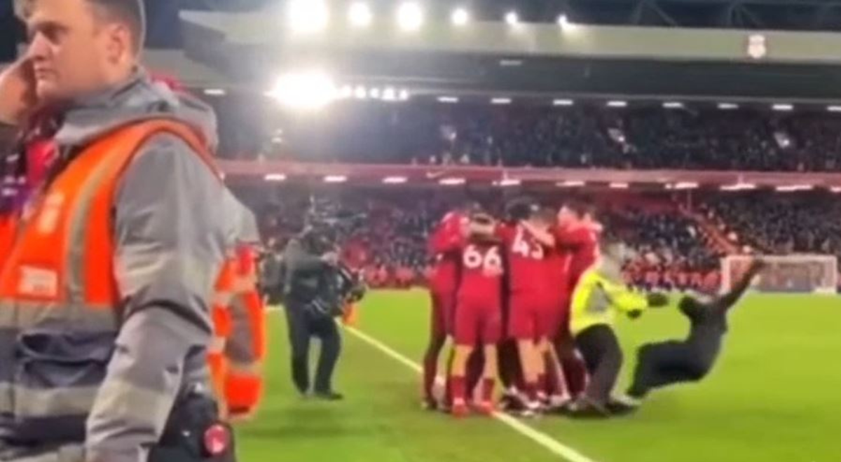 Pojavila se nova snimka trenutka u kojem je navijač skoro ozlijedio igrača Liverpoola