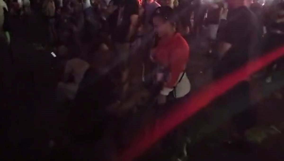 Romantika na Thompsonovom koncertu. Dobili smo video još jedne prosidbe