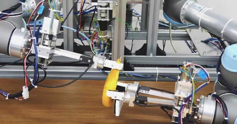 VIDEO Znanstvenici iz Tokija predstavili robota koji može oguliti bananu