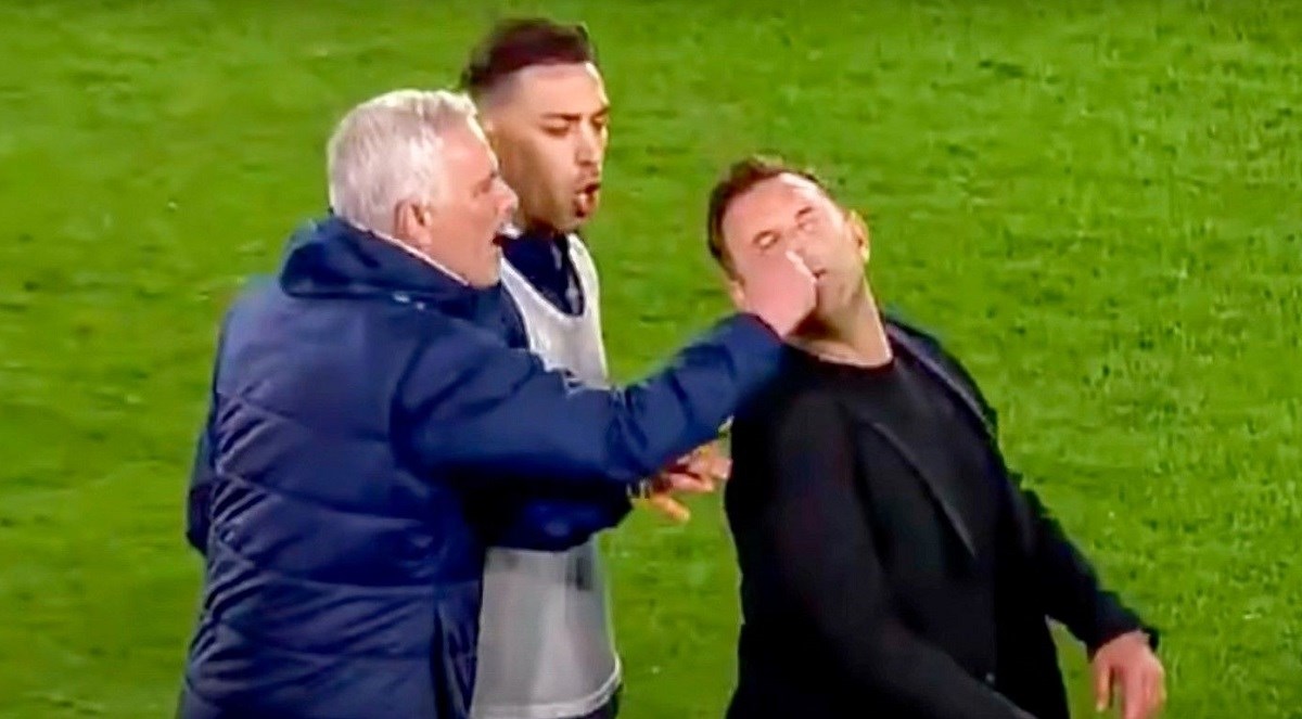 As: Čelnici Fenera žele da Mourinho dobije otkaz. Ali onda bi mu dugovali 40. mil. €