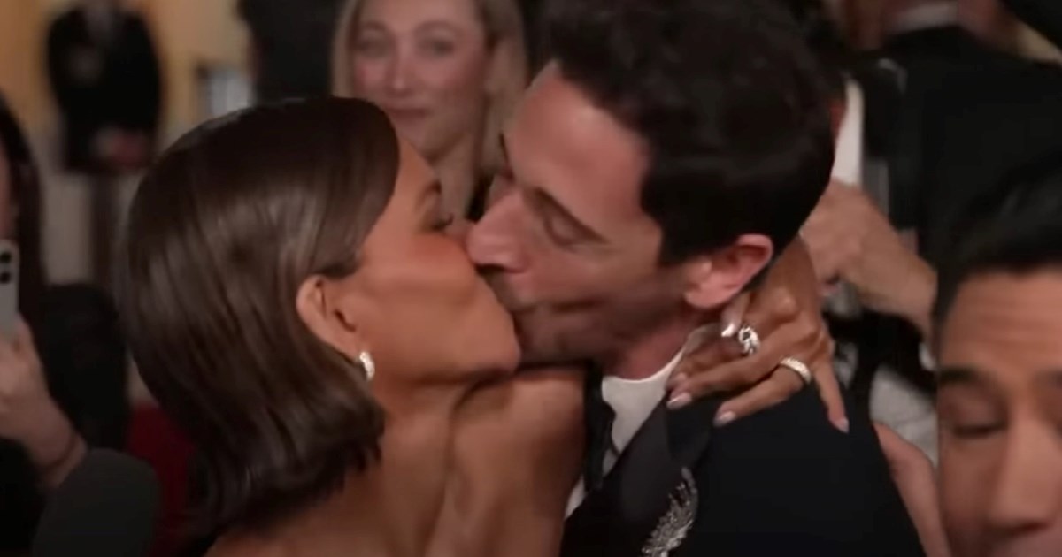 Halle Berry poljubila Adriena Brodyja pred svima pa se ispričala njegovoj djevojci