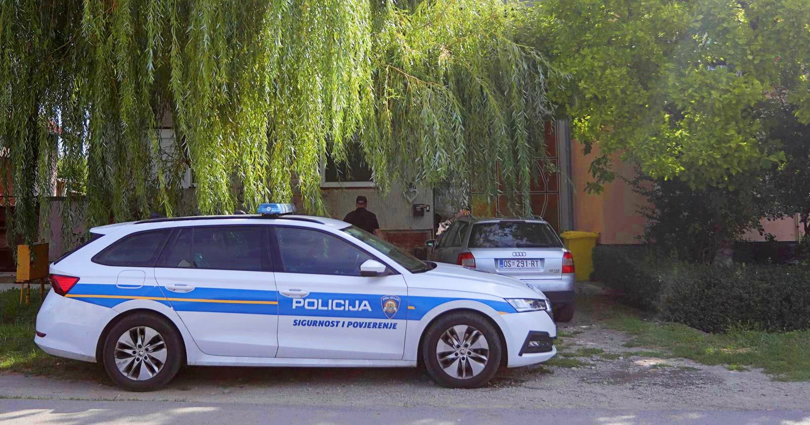 Policija okružila kuću kod Osijeka. U septičkoj jami pronađeni ostaci nestale žene?