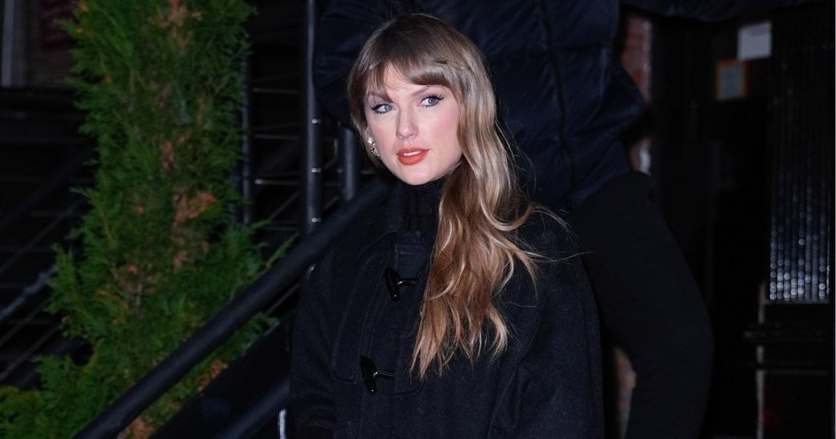 Taylor Swift u crnom izdanju ukrala pažnju u izlasku s prijateljicom