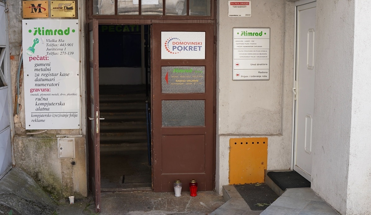 VIDEO Zapaljeni lampaši pred sjedištem DP-a u Zagrebu