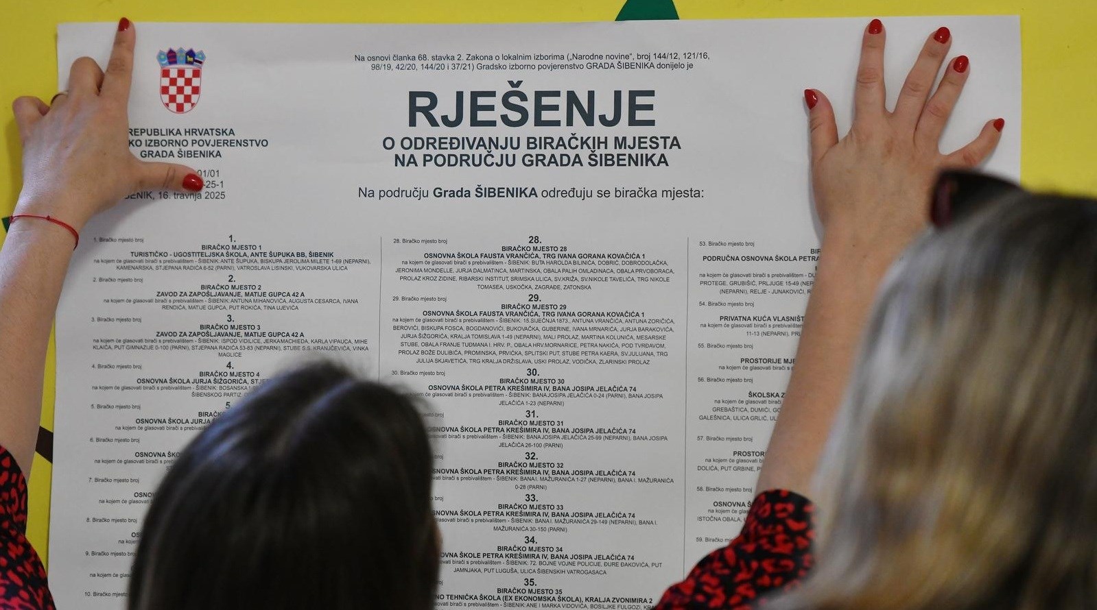 Pogledajte usporedbu izlaznosti ove godine s 2021. Znatno je manja
