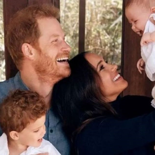 Djeca Meghan i Harryja sada mogu koristiti titule princa i princeze. Evo zašto