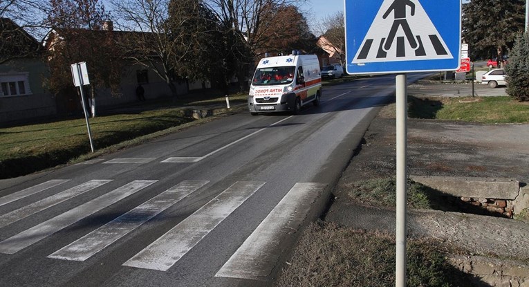 Vozač busa kod Osijeka usmrtio djevojčicu na pješačkom. Osuđen je na uvjetnu kaznu