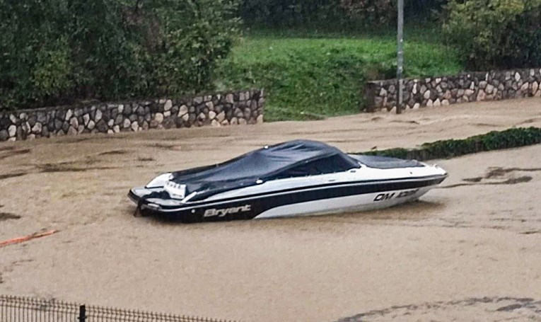 FOTO I VIDEO Potop u Novom Vinodolskom. Veliki problemi diljem Hrvatske