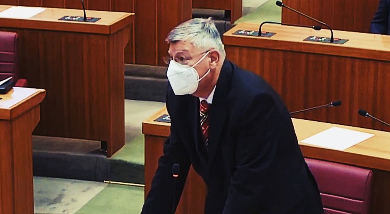 VIDEO Pogledajte Reinerovo ulizivačko pitanje Berošu u saboru