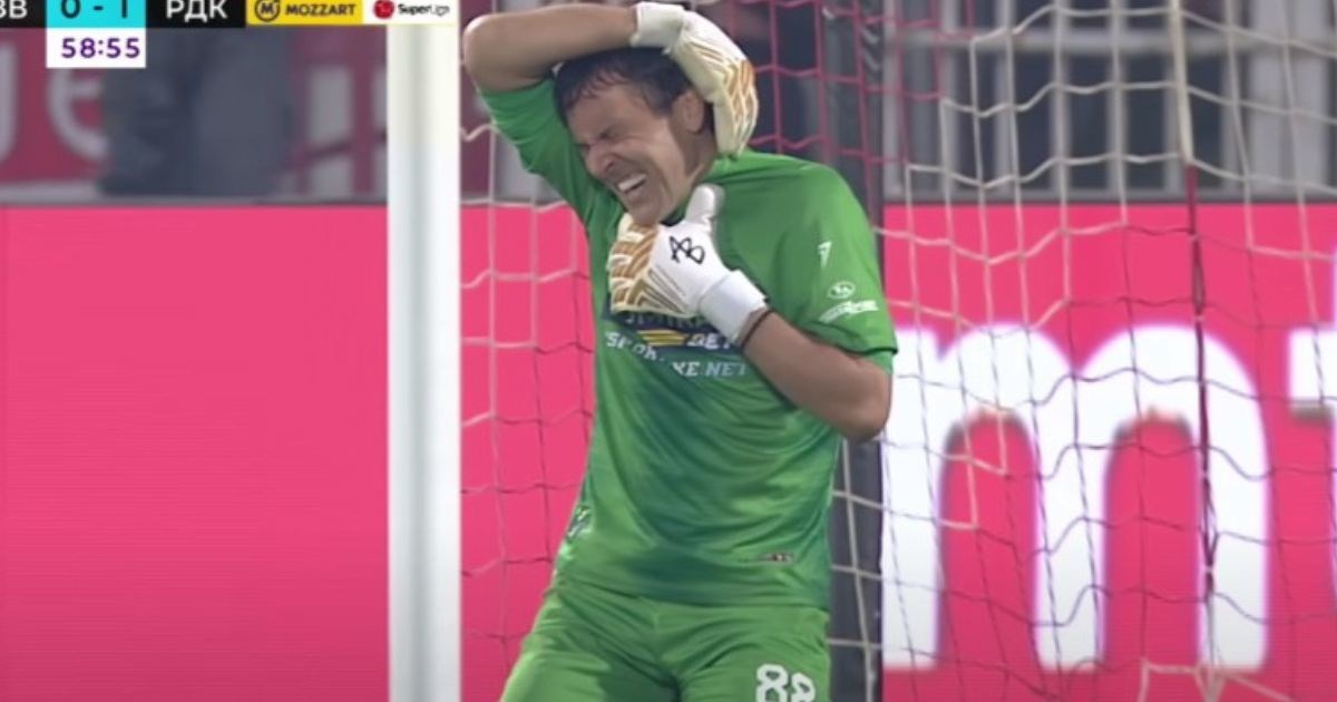 VIDEO Delije bivšeg golmana Zvezde gađale topovskim udarom. Pao je na travu