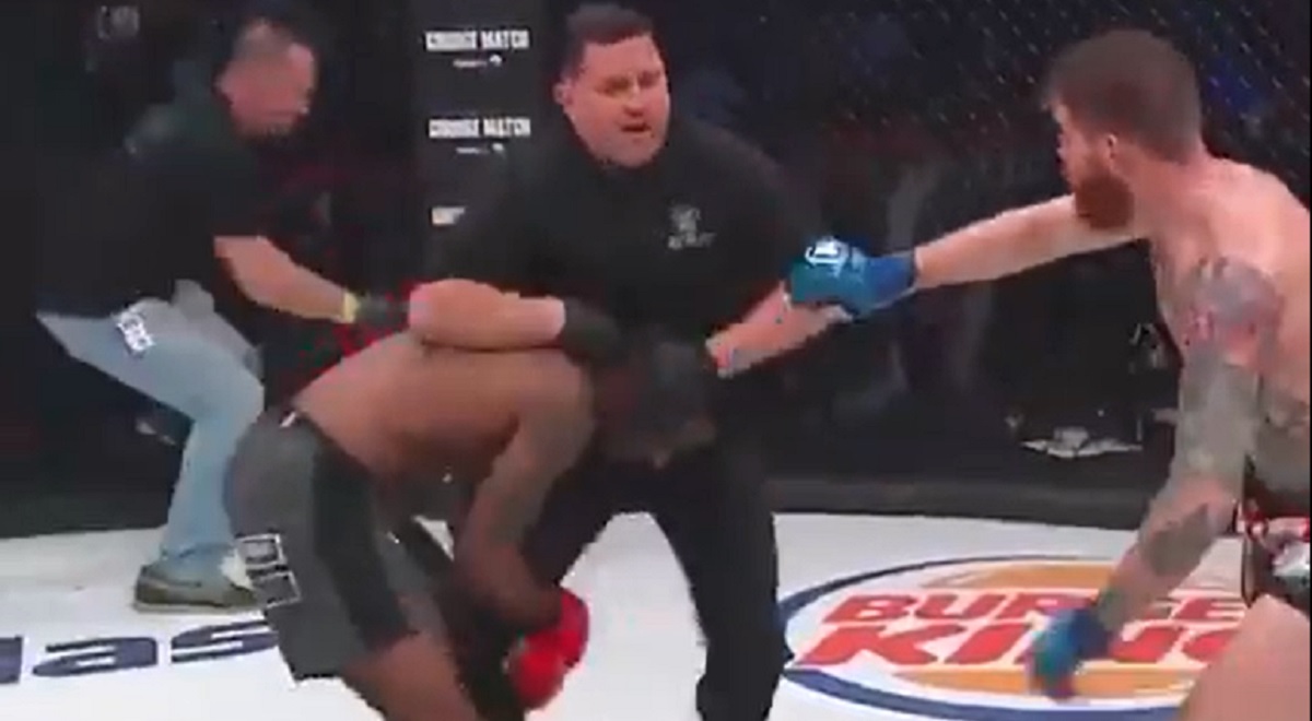 VIDEO Bellatorov sudac morao se braniti od ošamućenog borca