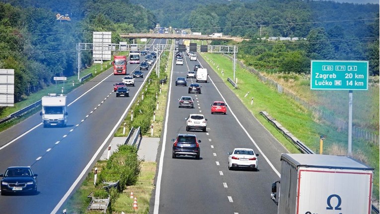 Zasad nema gužvi i kolona, ali HAK šalje upozorenje svim vozačima