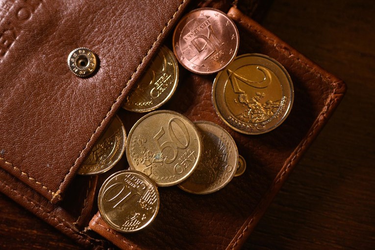 Mirovine do kraja mjeseca rastu samo dva posto