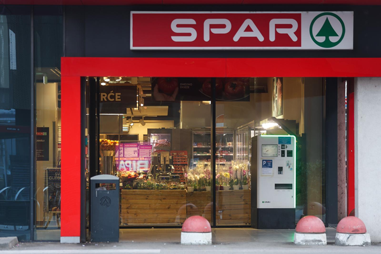 SPAR s polica povlači Keksiće Free From kokos