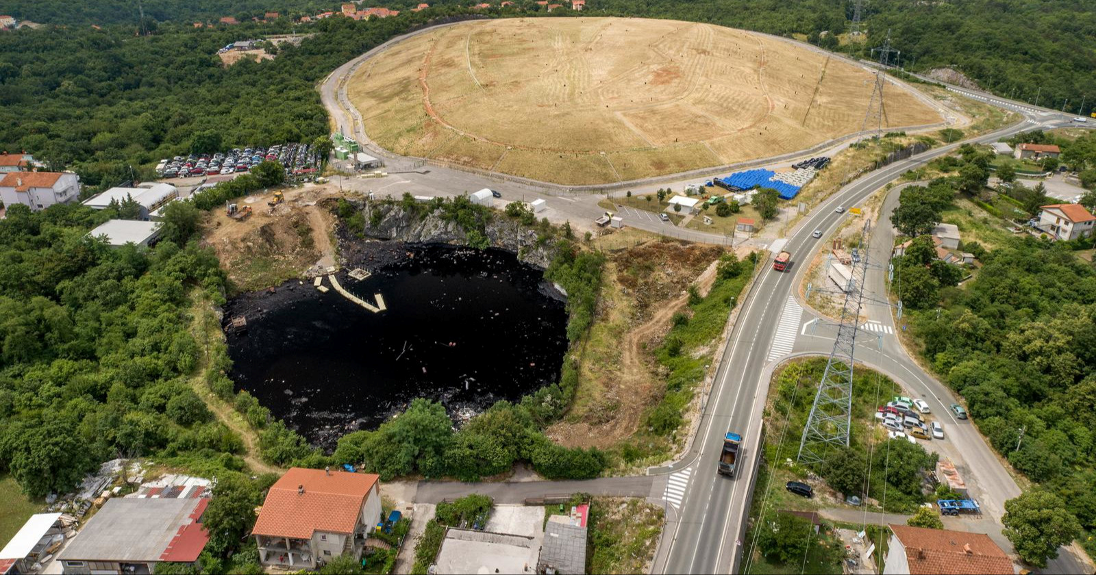 Zbog kašnjenja i istrage EPPO-a rakinut ugovor o sanaciji goleme crne jame kod Rijeke